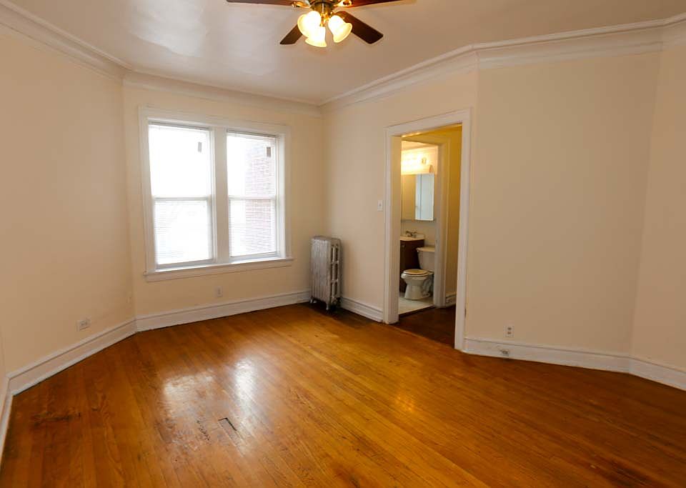 1st image of 4406 N Ashland Ave APT 02