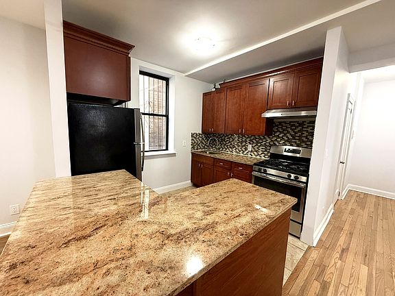 4th image of 500 Fort Washington Ave APT G