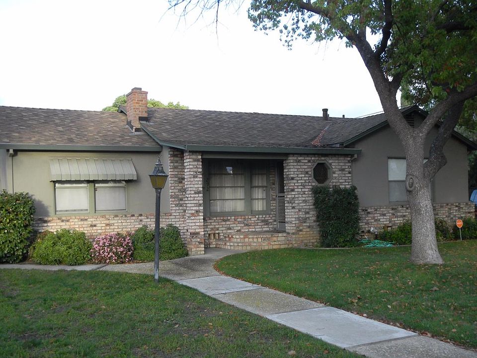 1st image of 292 Lyndale Ave