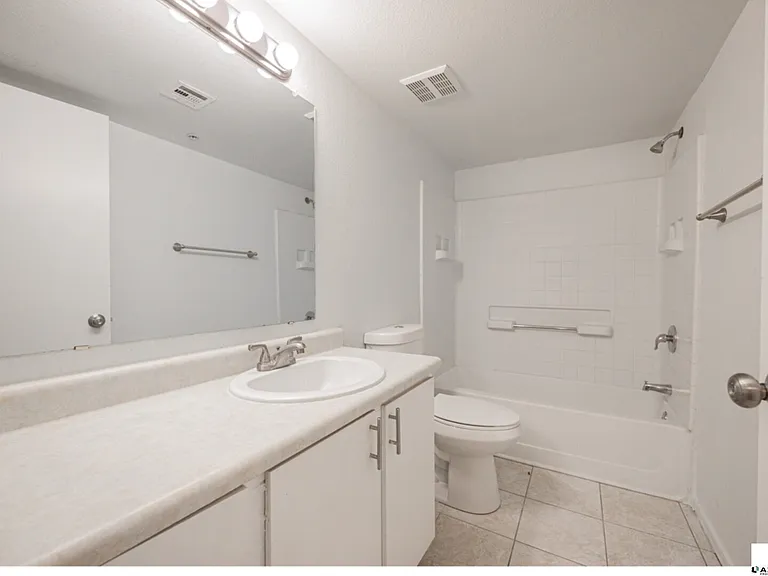 16033 N 25th St #102 — Photo 13