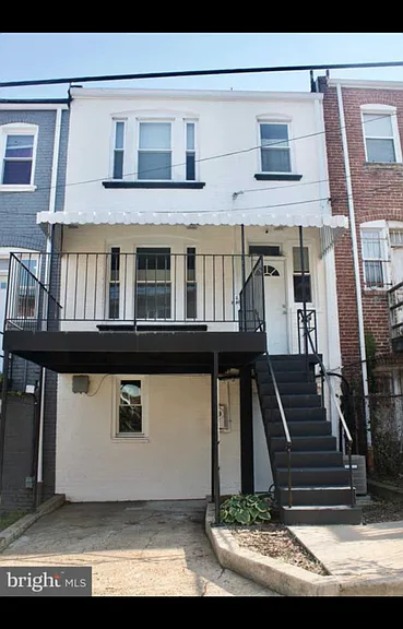 220 Adams St NE — Photo 33