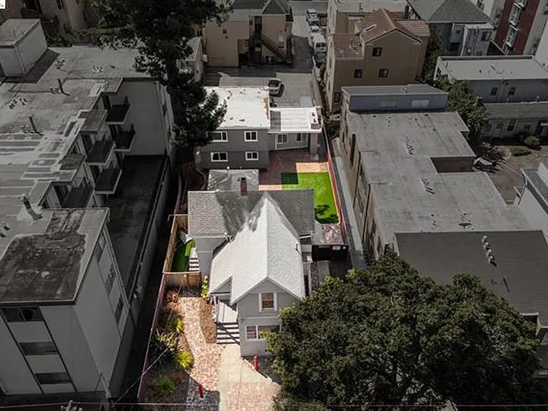 2222 Haste St — Photo 38