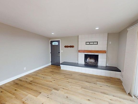 3rd image of 1007 Holly Ave