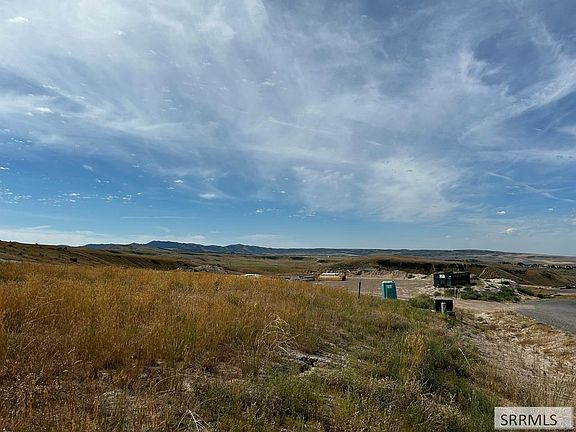 4th image of Pebble Ln