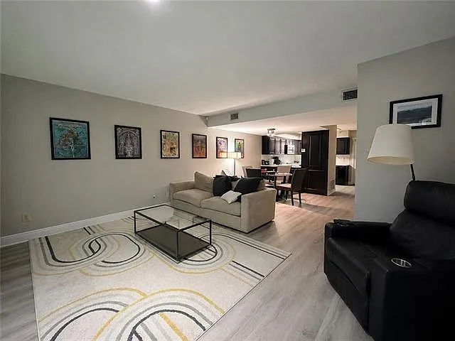 2 bed, 1.5 bath, 1148 sqft, $1,450 — Photo 4
