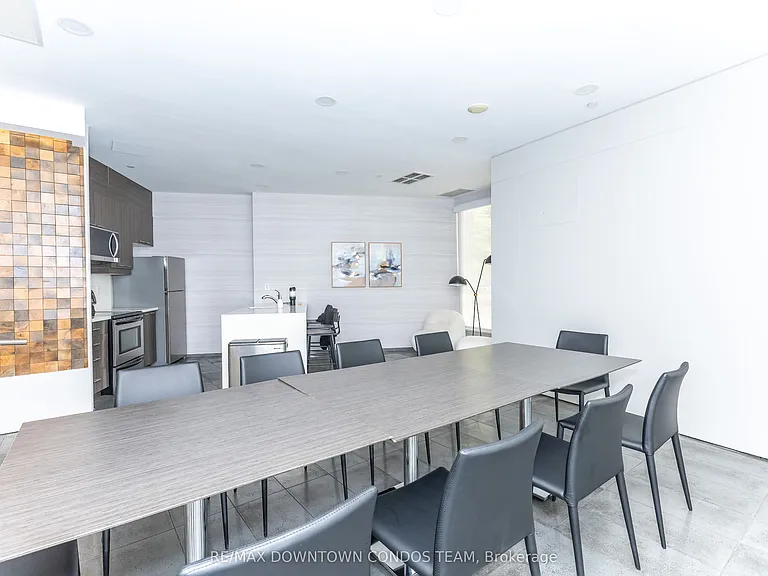 15 Bruyeres Mews #1311 — Photo 37