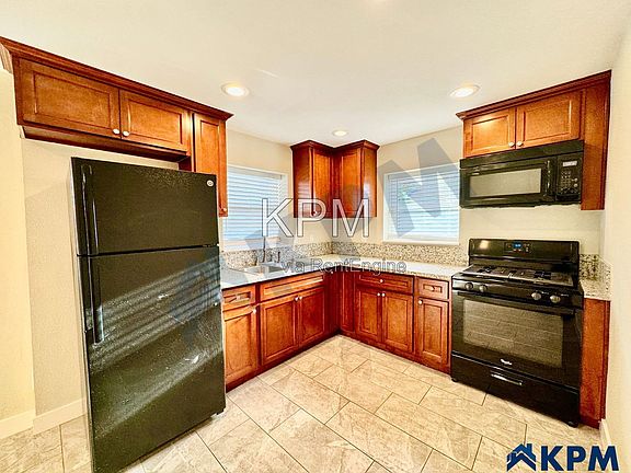 5th image of 327 5th St #8