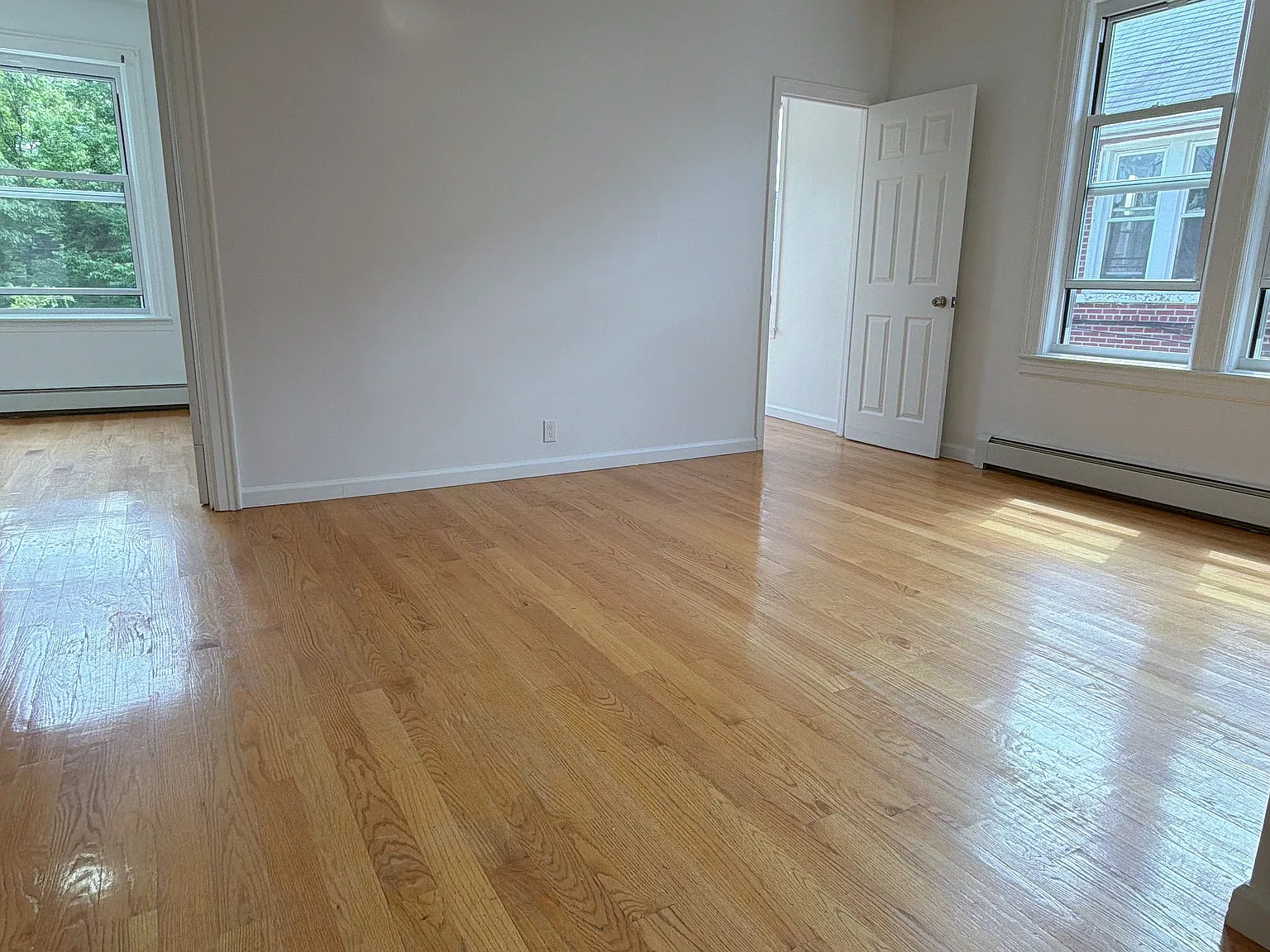 3 bed, 900 sqft, $2,600 — Photo 4