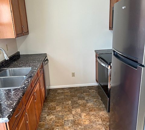 4th image of 2210 Golden Blvd