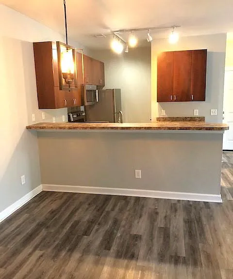 505 S Elgin Ct — Photo 5