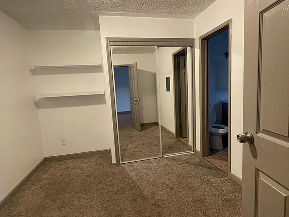 5th image of 1040 E Grand Ave #2B