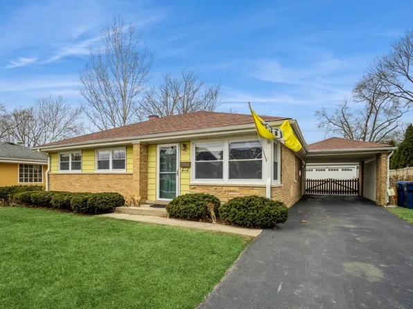 1922 Lincoln Ave, Northbrook, IL 60062