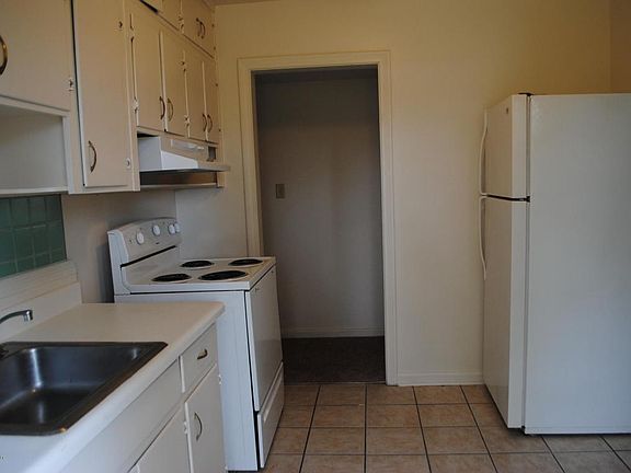 4th image of 6001 Green Hill Ln