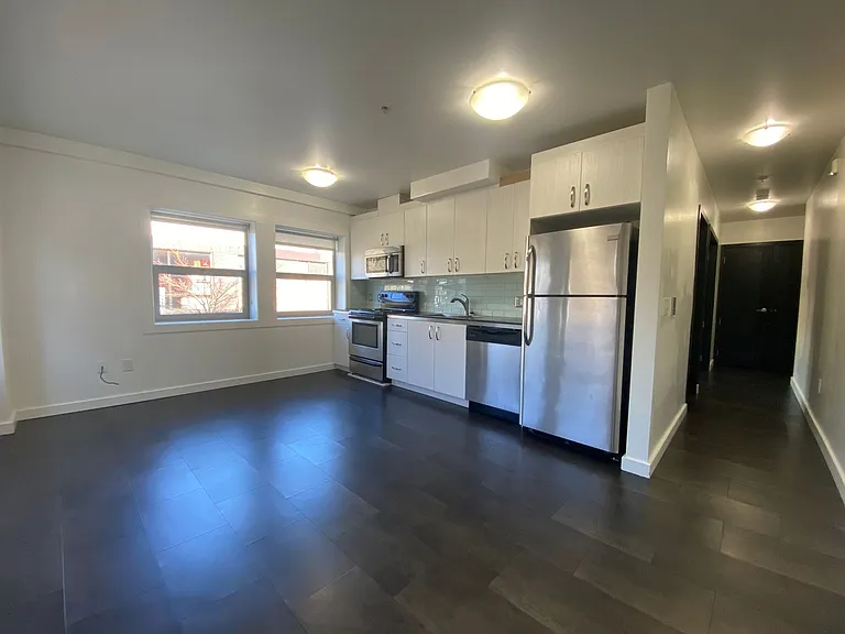 Park Place Apartments | 877 East Park Street — Photo 2