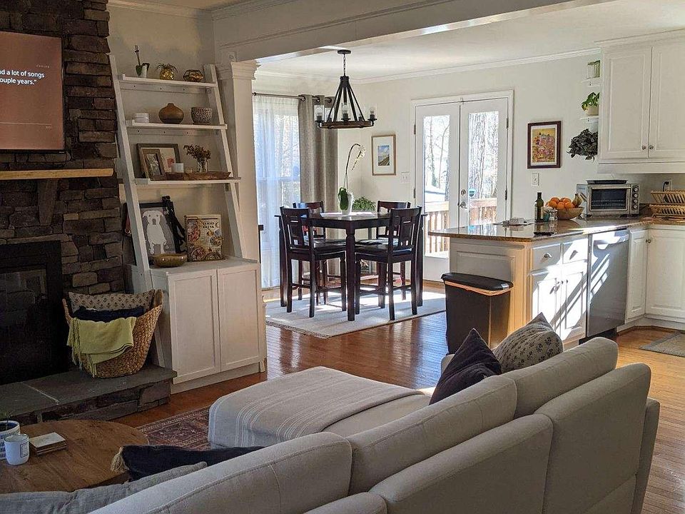 Living room to kitchen and dining, what you see when you first walk in.