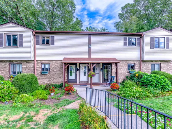 296 Village Court Court, Kingston, NY 12401