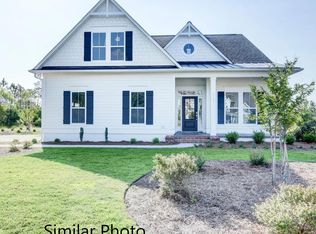 189 Twining Rose Ln, Holly Ridge, NC 28445