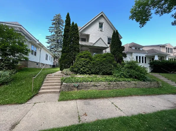 3269 S New York Ave, Milwaukee, WI 53207
