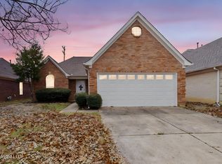 8260 Clubview Dr, Olive Branch, MS 38654