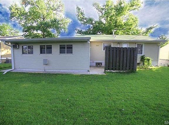 2nd image of 205 Saint Anthony Ln