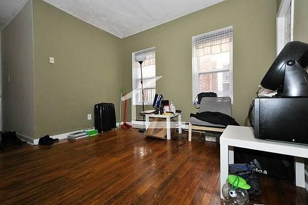 2nd image of 896 Huntington Ave APT 08