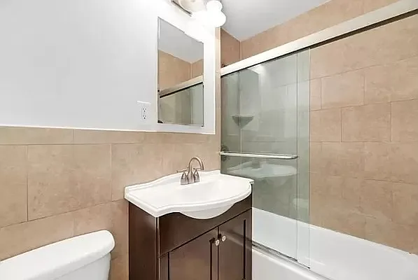 Rented by REAL New York | media 21