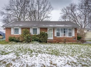 5930 Lake St, Mentor On The Lake, OH 44060