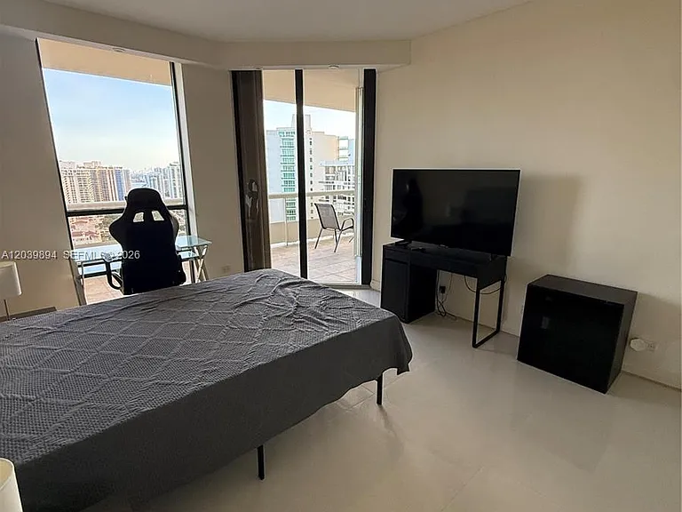 20191 E Country Club Dr #TS8 — Photo 16