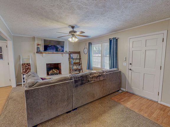 3rd image of 54 Hillcrest Ave