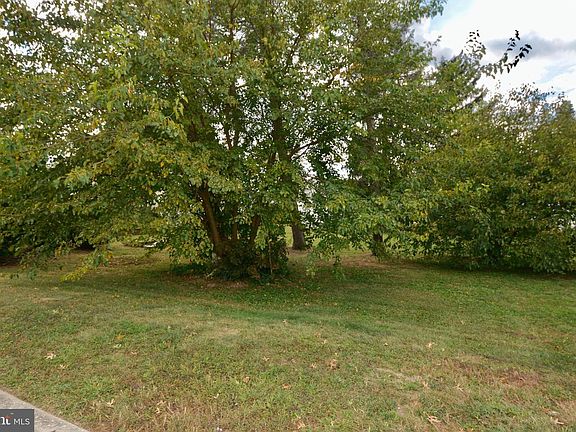 3rd image of 140 Dobbs Ave