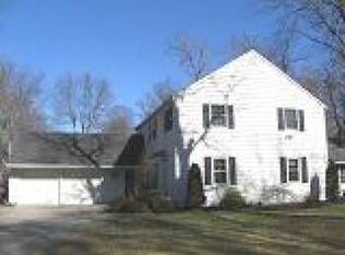 5 Oakley Dr, Cherry Hill, NJ 08003