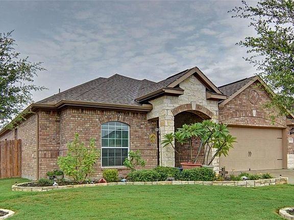 2nd image of 1706 Mesquite Ln