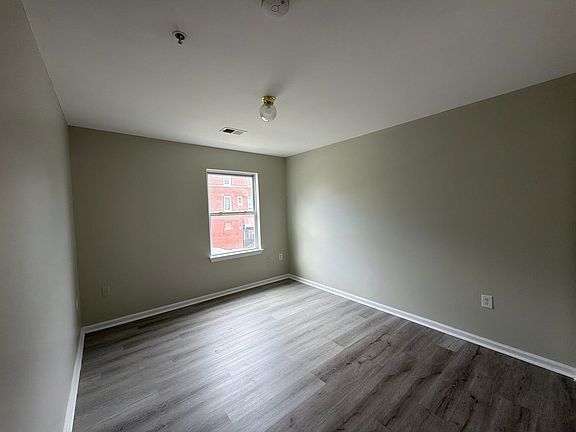 4th image of 961 Bergen St #2B