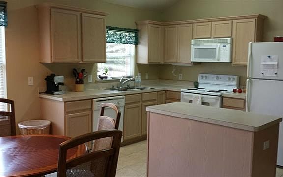 3rd image of 4108 Vinyard Way