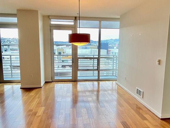 4th image of 325 Berry St APT 706