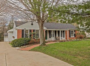 17092 Sunset Dr, Chagrin Falls, OH 44023