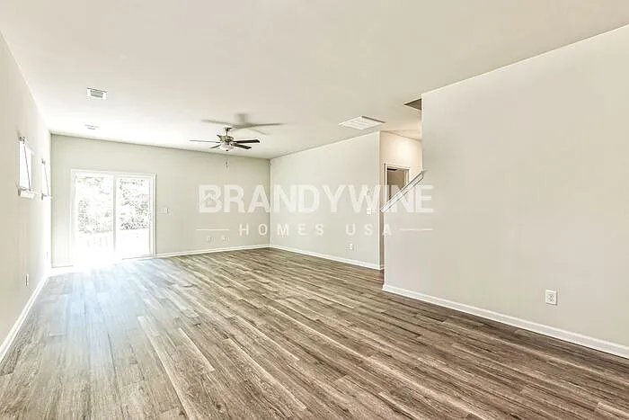 4 bed, 2.5 bath, 2266 sqft, $2,625 — Photo 3