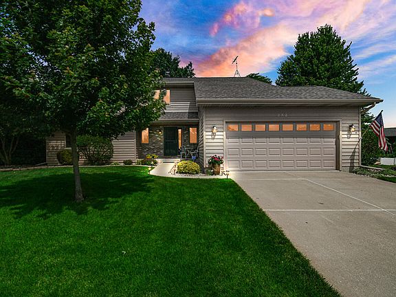 2nd image of 252 Bedford Cir
