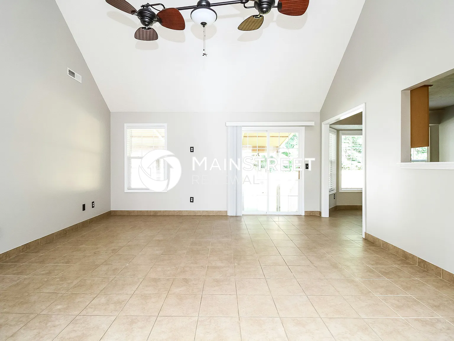 353 Clearlake Dr — Photo 4