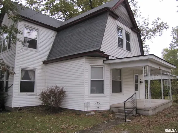 600 W Schwartz St, Salem, IL 62881