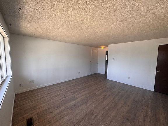 3rd image of 1228 E North Ave