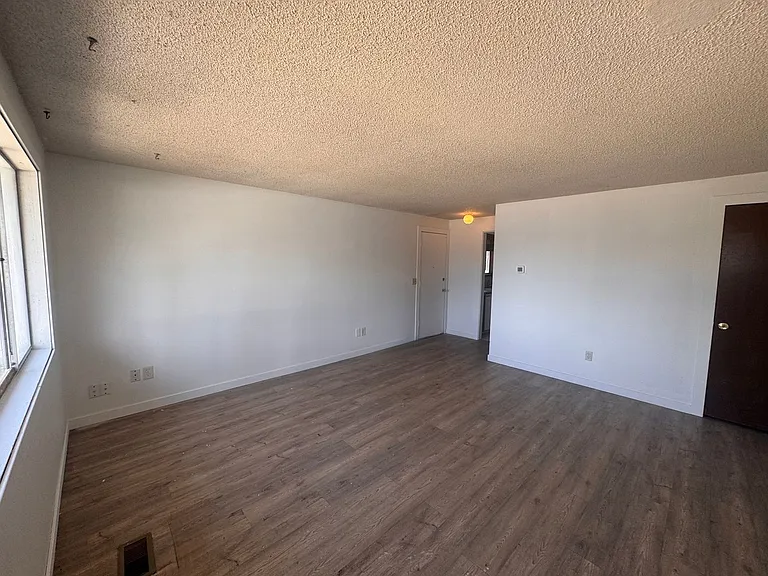 1228 E North Ave — Photo 3