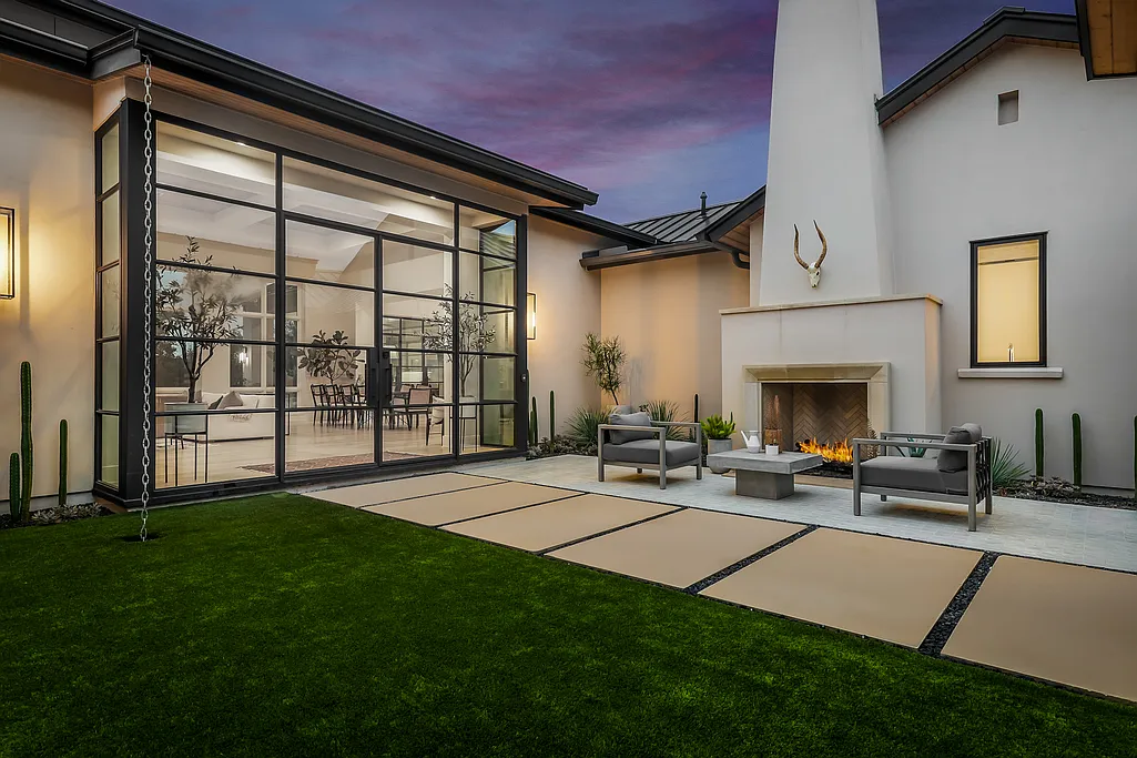 4 bed, 4.5 bath, 4329 sqft, $17,000 — Photo 1