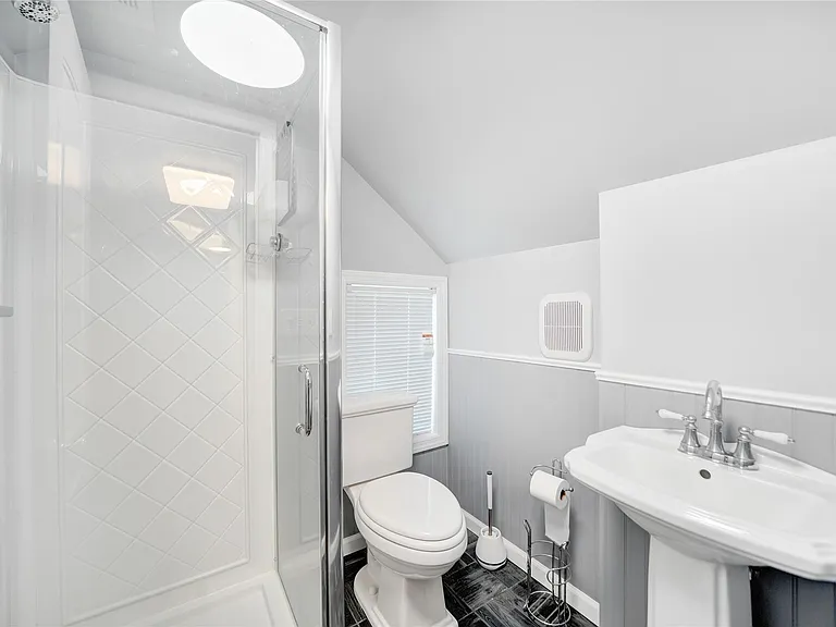 50 Catherine St — Photo 16