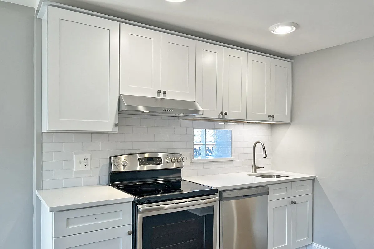 37 Rockford Ave. — Photo 1