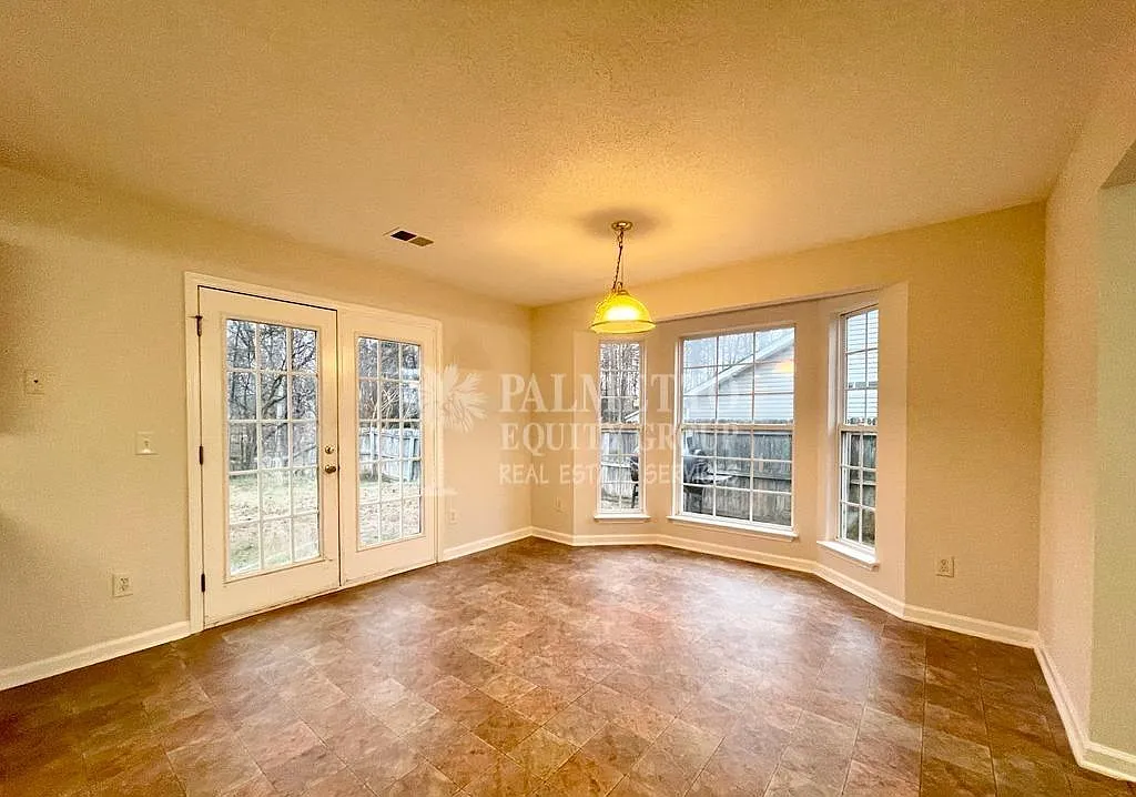 4 bed, 2.5 bath, $2,250 — Photo 4
