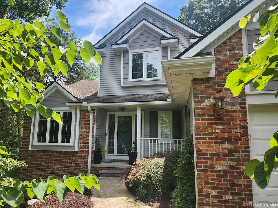 1st image of 8246 Hillside Lakes Dr