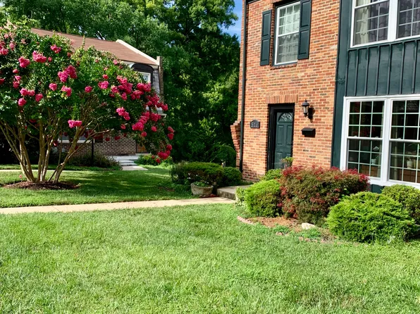 516 Meadow Hall Dr, Rockville, MD 20851