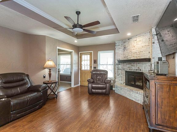 3rd image of 1012 Sierra Dr