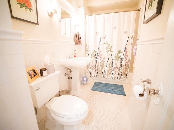 2nd image of 420 E Armour Blvd APT 2NE